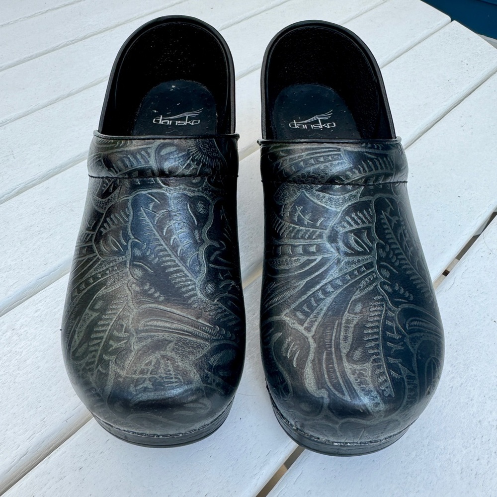 Dansko Women’s Professional Clogs Nursing Size 40